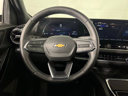 Used 2025 Chevrolet Equinox LT image 13