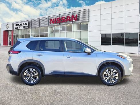 Certified 2023 Nissan Rogue SV image 3