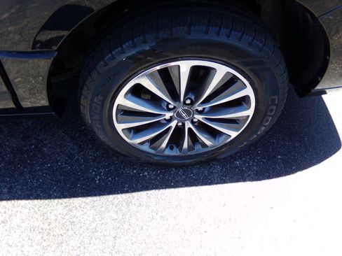 Used 2016 Lincoln Navigator L Select RWD image 45