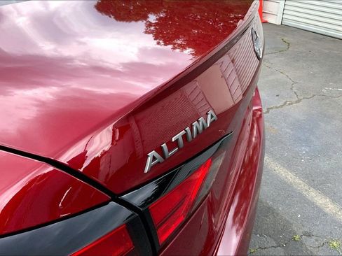 Used 2024 Nissan Altima 2.5 SL AWD/4WD image 23
