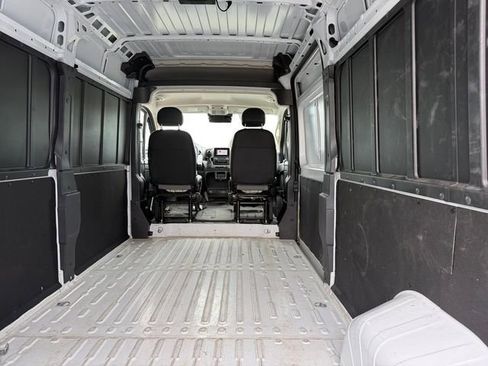 Used 2026 RAM ProMaster 2500 w/ Convenience Group FWD image 12