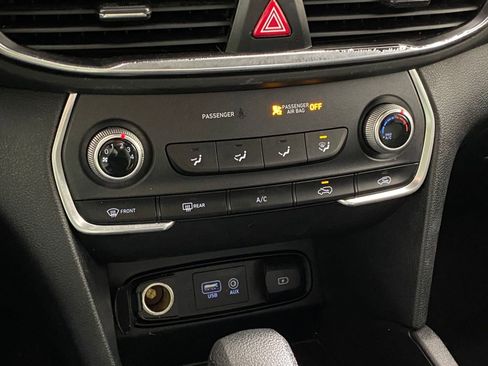 Used 2019 Hyundai Santa Fe SE image 18