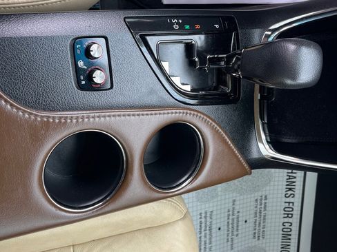 Used 2013 Toyota Avalon image 17