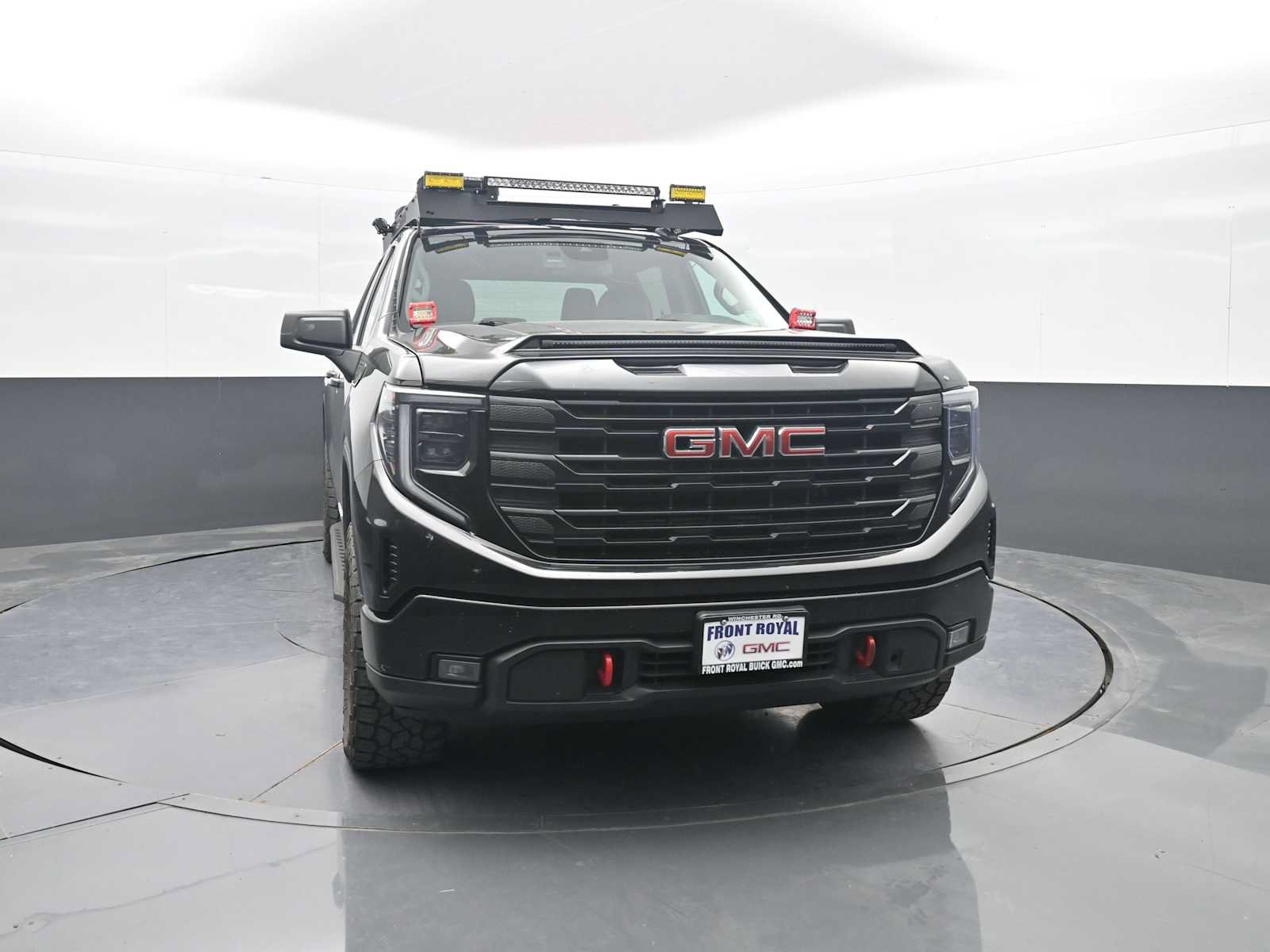 Used 2023 GMC Sierra 1500 Elevation AWD/4WD image 2