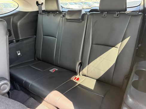 Used 2022 Toyota Highlander XLE AWD/4WD image 20