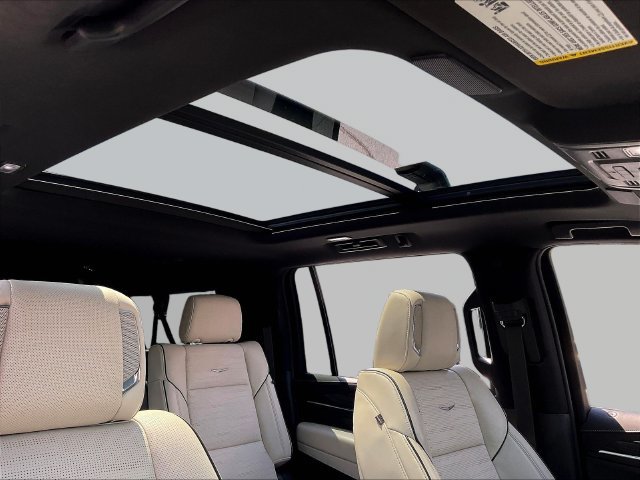 Used 2022 Cadillac Escalade ESV Sport RWD image 30
