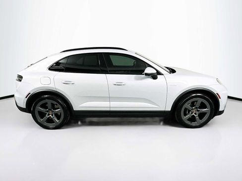 New 2026 Porsche Macan 4 Electric AWD/4WD image 8
