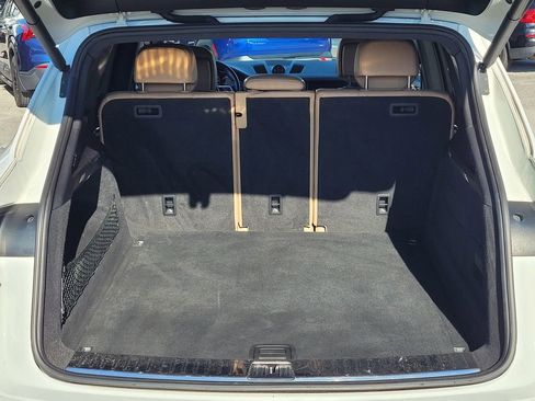 Used 2020 Porsche Cayenne image 31