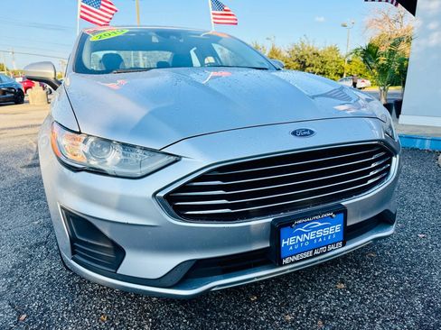 Used 2019 Ford Fusion SE image 10