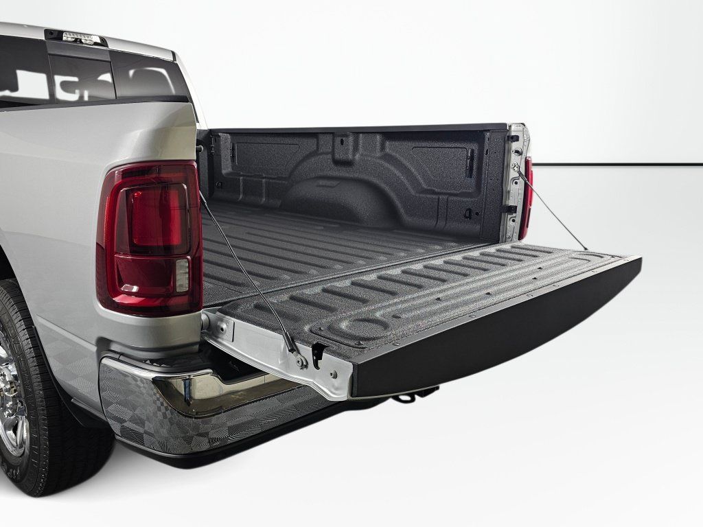 New 2026 RAM 3500 Tradesman AWD/4WD image 17