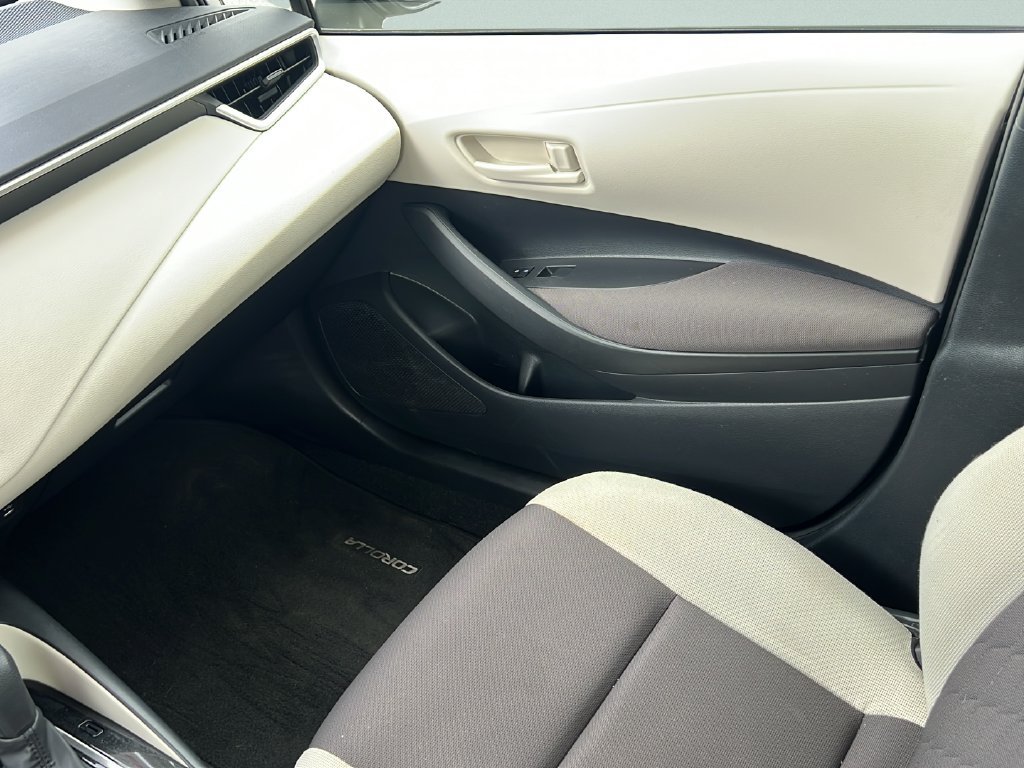 Used 2024 Toyota Corolla LE FWD image 12