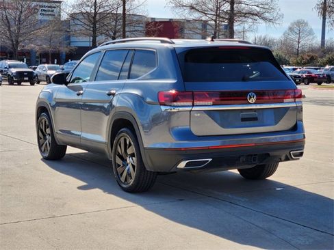 Used 2024 Volkswagen Atlas SE w/ Black Wheel Package image 7