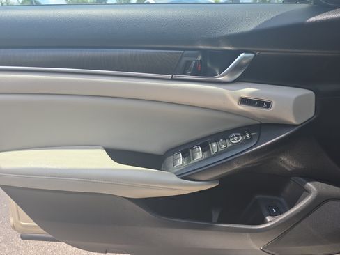 Used 2018 Honda Accord EX-L image 25