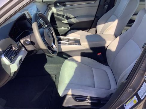Used 2018 Honda Accord LX image 9