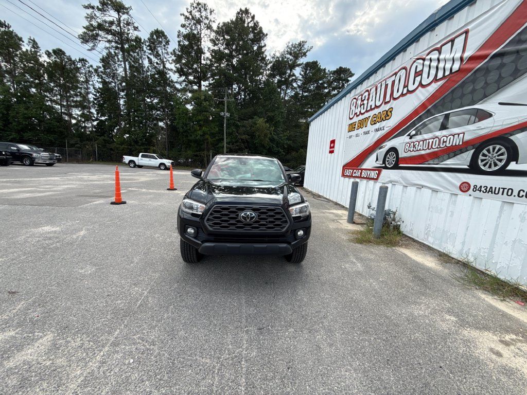 Used 2021 Toyota Tacoma TRD Off-Road AWD/4WD image 3