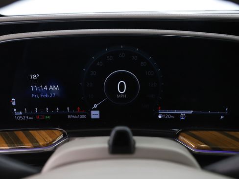 Used 2024 Cadillac Escalade ESV Sport Platinum w/ LPO, ONYX Package image 22