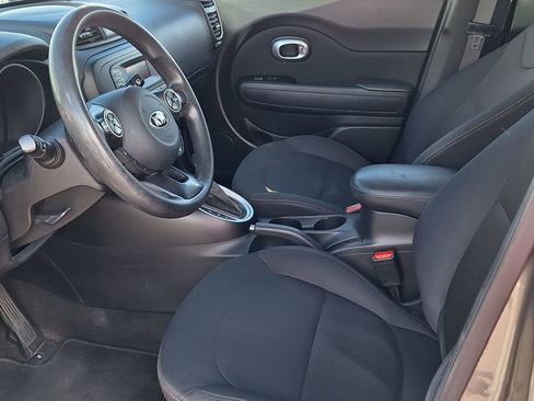 Used 2014 Kia Soul FWD image 10