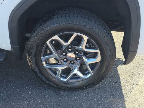 Used 2024 GMC Sierra 1500 SLT w/ SLT Premium Plus Package image 5