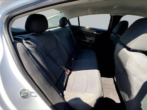 Used 2018 Chevrolet Cruze LS FWD image 25