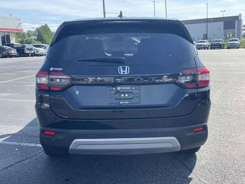 Used 2025 Honda Pilot EX-L image 8