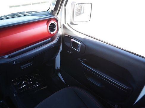 Used 2021 Jeep Gladiator Rubicon image 22