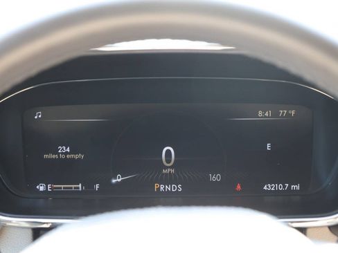 Used 2017 Lincoln Continental Select FWD image 19