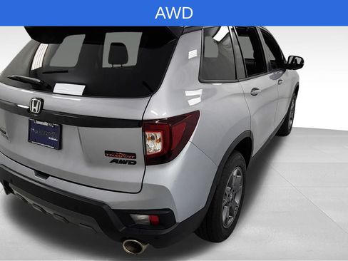 Used 2024 Honda Passport TrailSport image 3