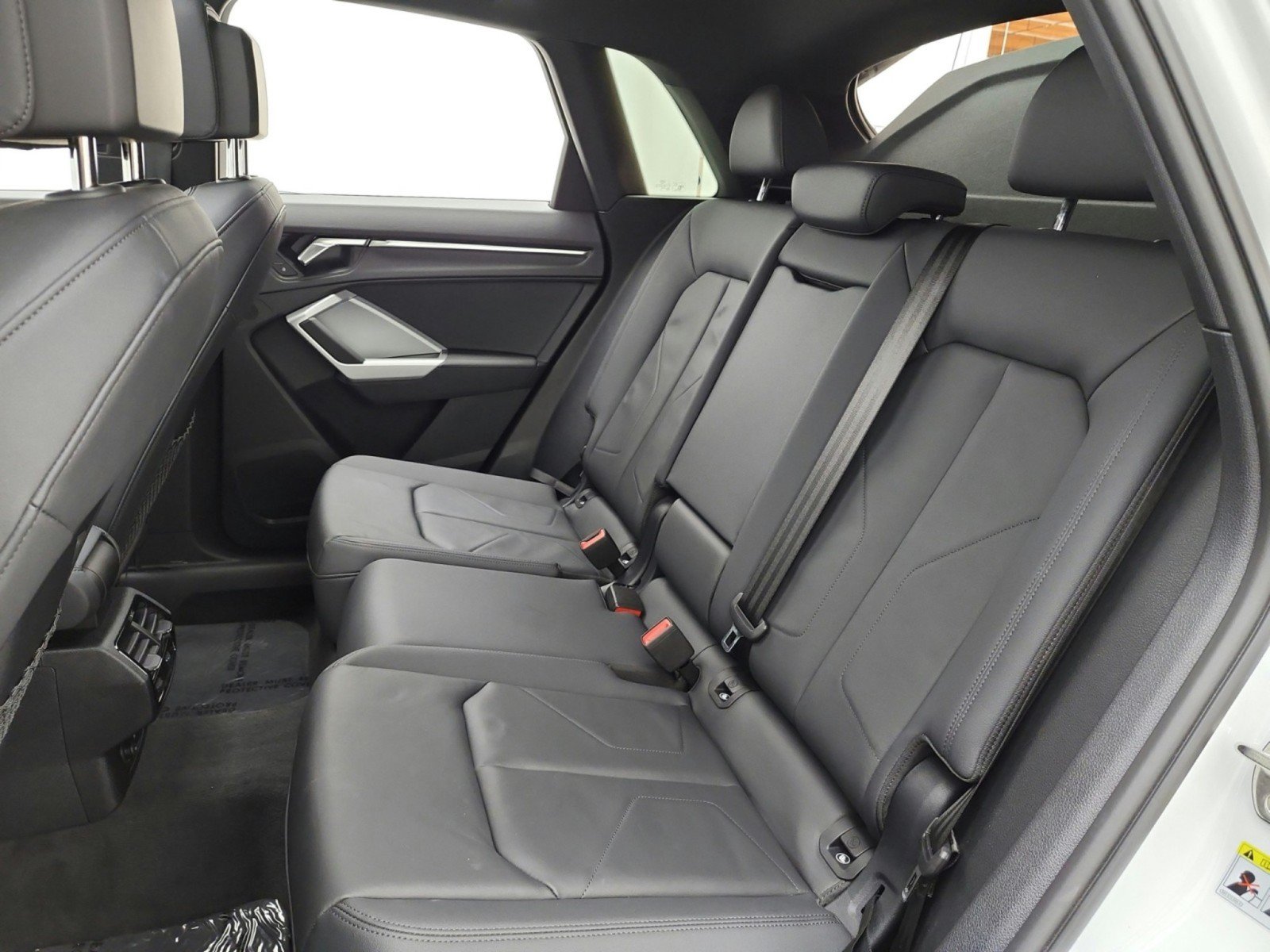 Used 2024 Audi Q3 2.0T Premium w/ Convenience Package AWD/4WD image 14