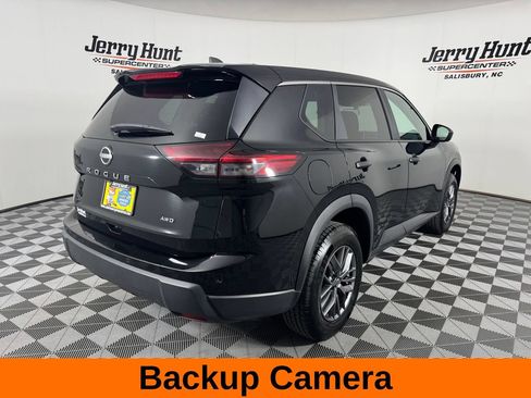 Used 2024 Nissan Rogue S AWD/4WD image 7