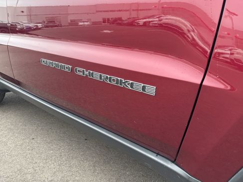 Used 2018 Jeep Grand Cherokee Limited image 5