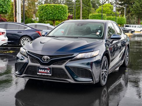 Used 2021 Toyota Camry SE FWD image 4