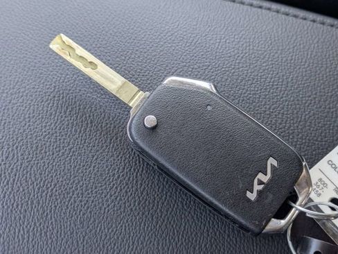 Used 2024 Kia Soul LX image 32