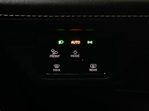 Used 2024 Volkswagen Atlas Cross Sport SE AWD/4WD image 16