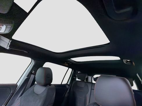 New 2026 Mercedes-Benz GLB 250 4MATIC image 15