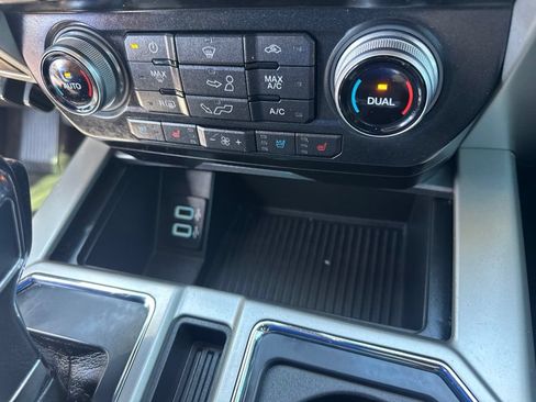 Used 2017 Ford F150 Lariat w/ Equipment Group 502A Luxury AWD/4WD image 5