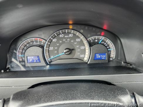 Used 2012 Toyota Camry SE w/ Convenience Pkg FWD image 12