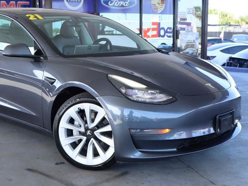 Used 2024 Tesla Model Y Long Range image 2