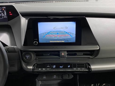Used 2024 Toyota Prius LE image 15