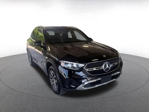 Used 2024 Mercedes-Benz GLC 300 image 3