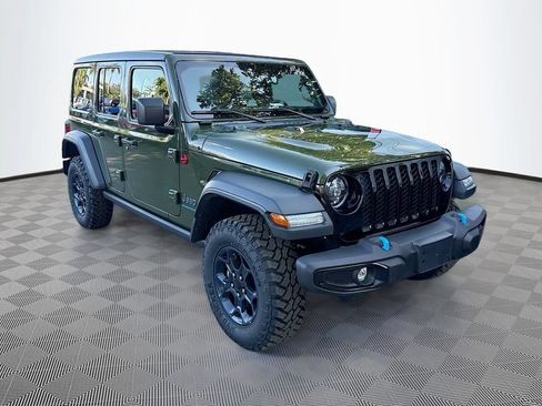 Used 2023 Jeep Wrangler Unlimited w/ Sun & Screen Package AWD/4WD image 4