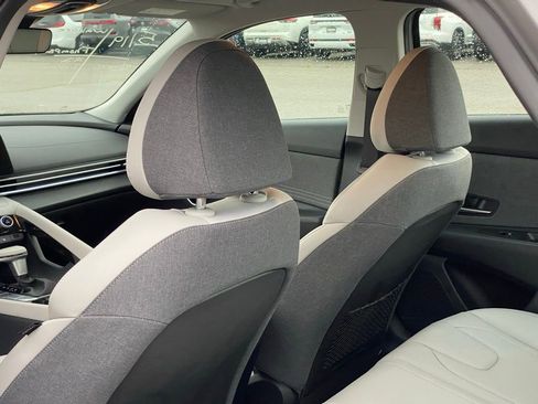 Used 2022 Hyundai Elantra Limited FWD image 26