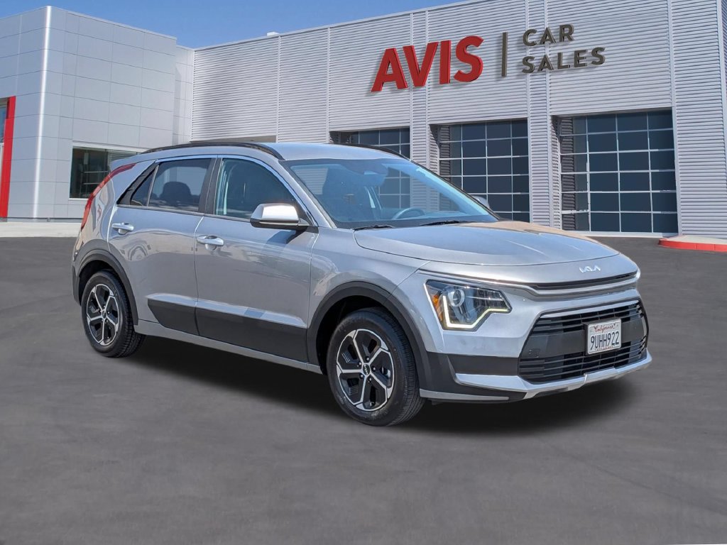 Used 2025 Kia Niro LX FWD image 3