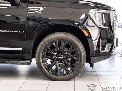 Used 2021 GMC Yukon XL Denali w/ LPO, Illumination Package AWD/4WD image 11