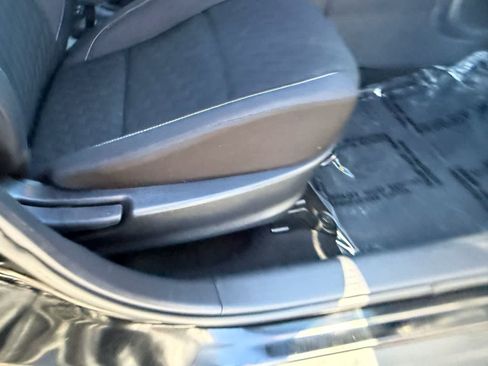 Used 2022 Nissan Kicks S image 14