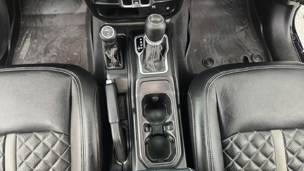 Used 2021 Jeep Wrangler Unlimited Sport AWD/4WD image 39