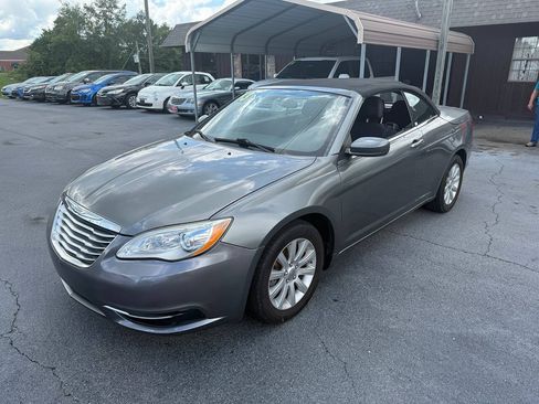 Used 2013 Chrysler 200 Touring FWD image 8