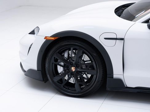 Certified 2022 Porsche Taycan Cross Turismo AWD/4WD image 11
