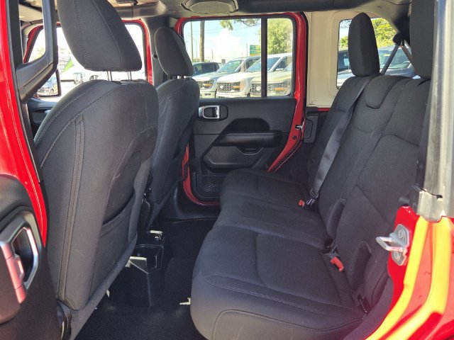 Used 2020 Jeep Wrangler Unlimited Sahara AWD/4WD image 16