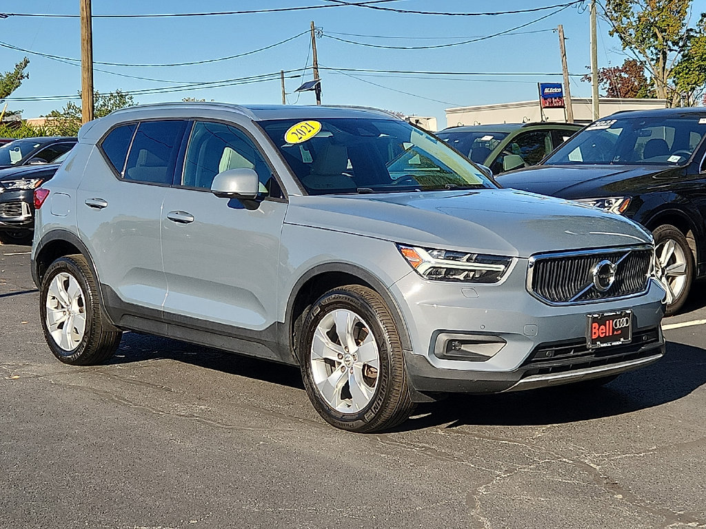 Used 2021 Volvo XC40 T5 Momentum w/ Premium Package AWD/4WD image 2