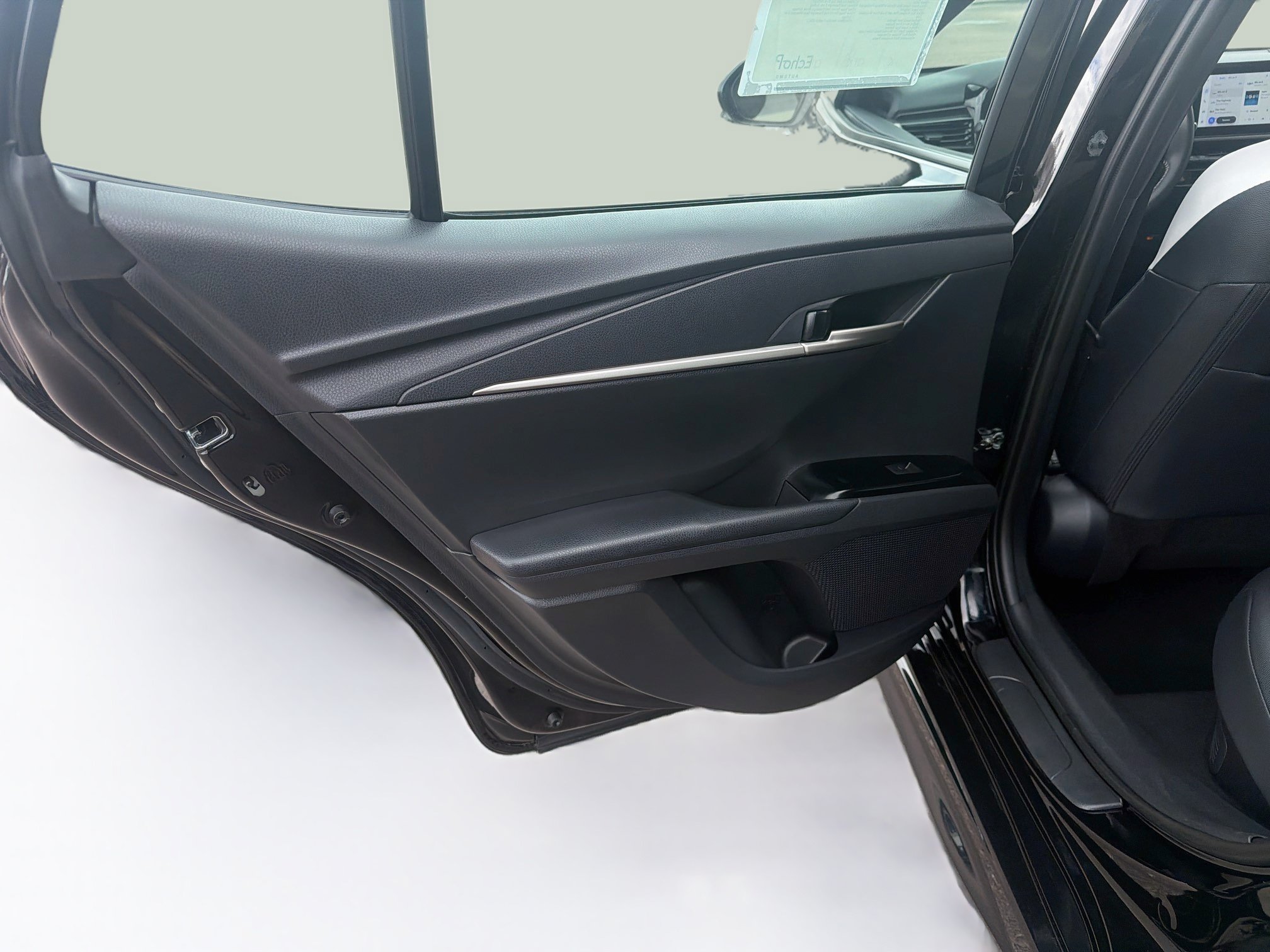 Used 2026 Toyota Camry SE FWD image 25